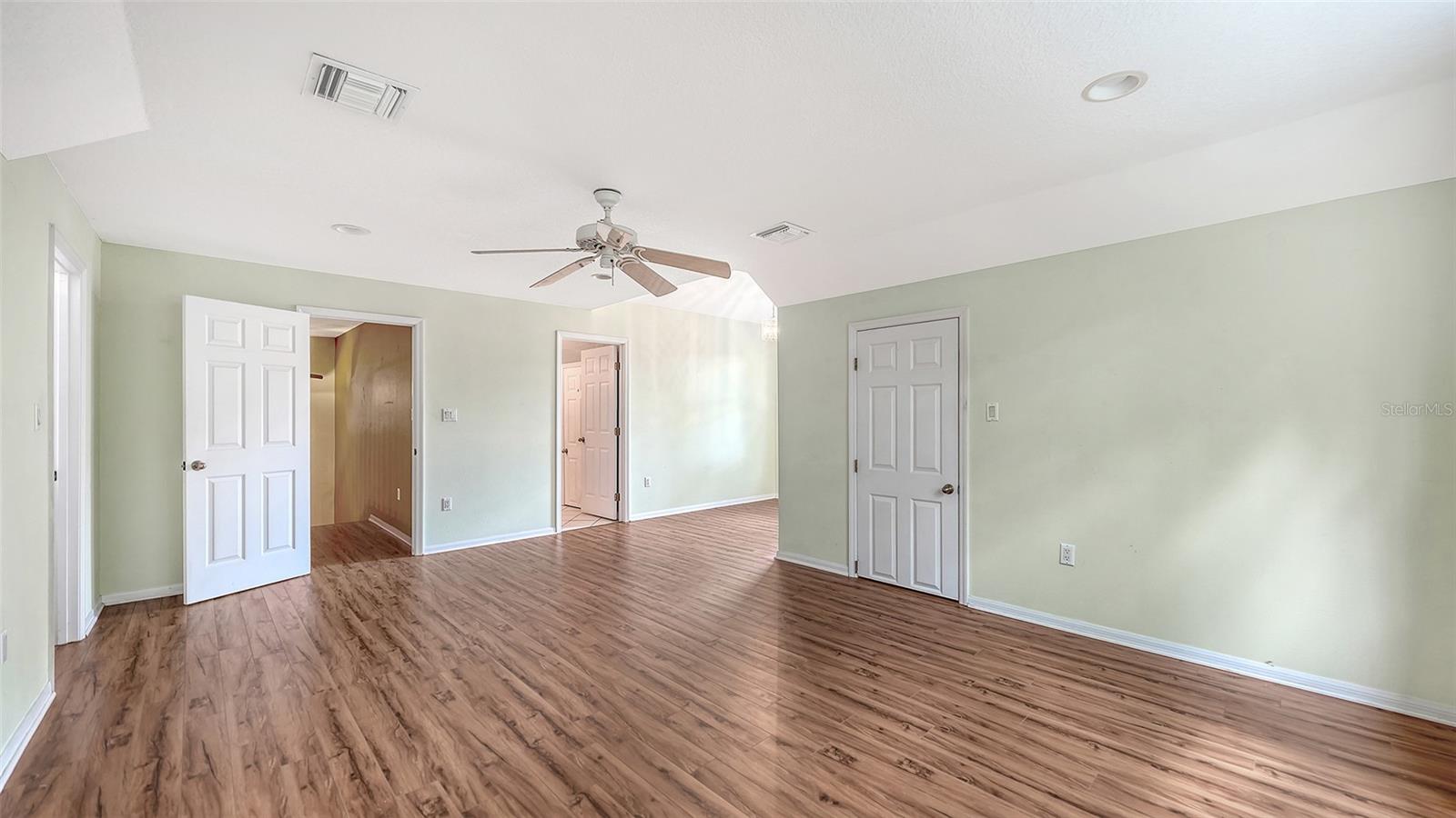 2046 CORDES ST — photo 18