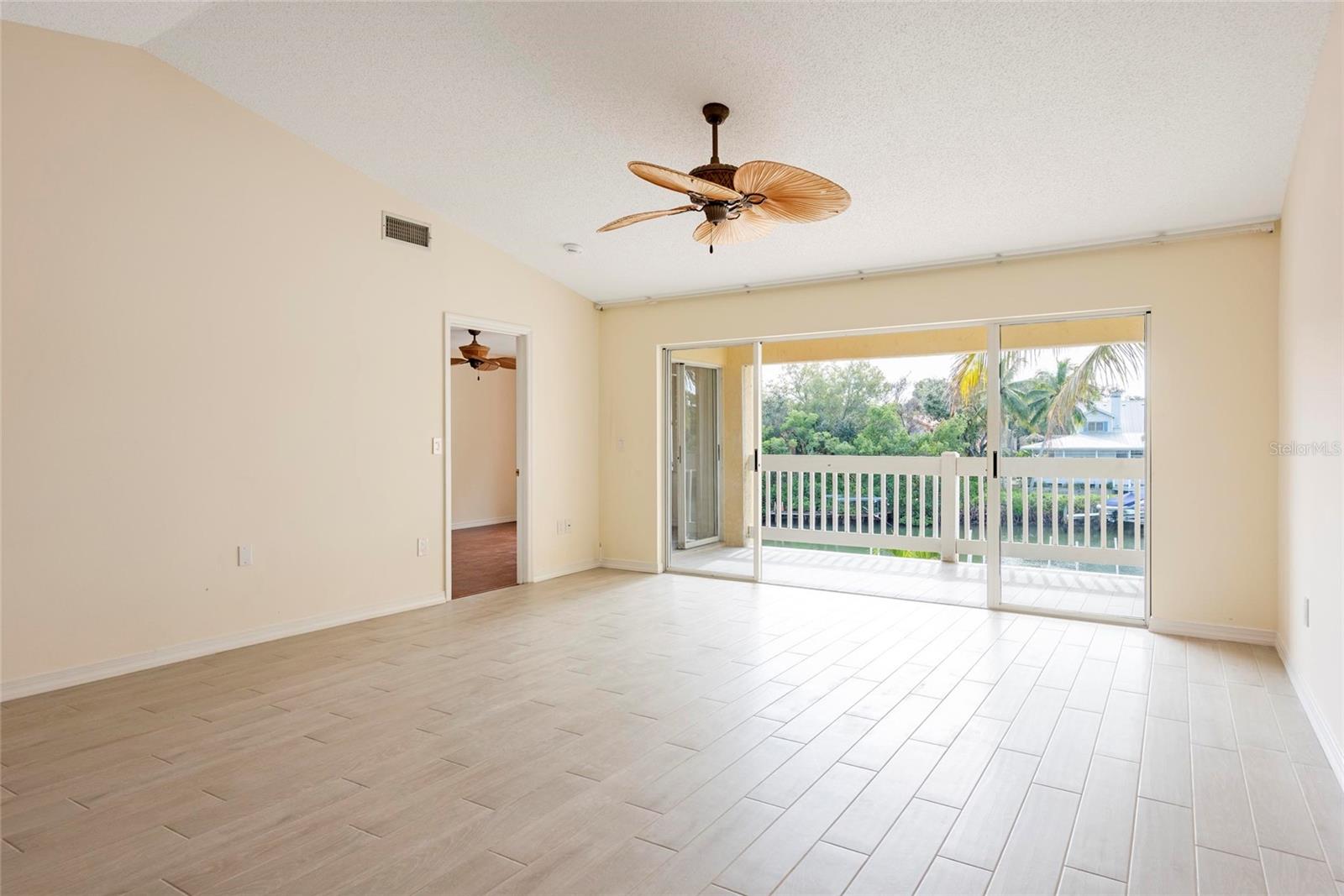 870 HUDSON AVE #870 — photo 7