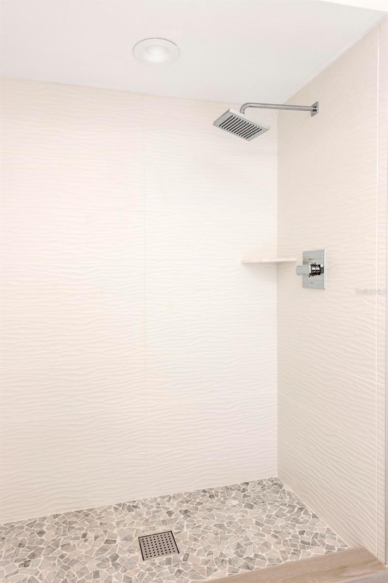 870 HUDSON AVE #870 — photo 16