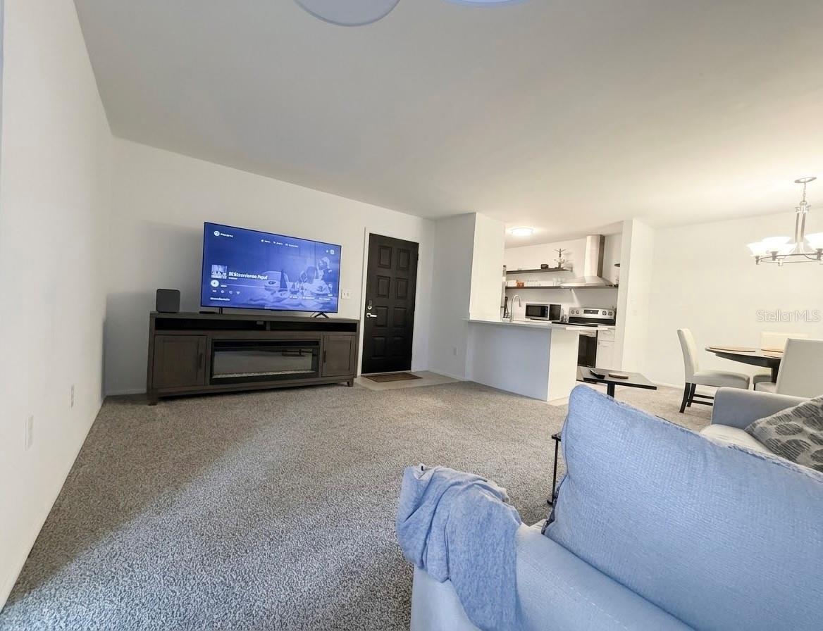 6015 LAKETREE LN #E — photo 5