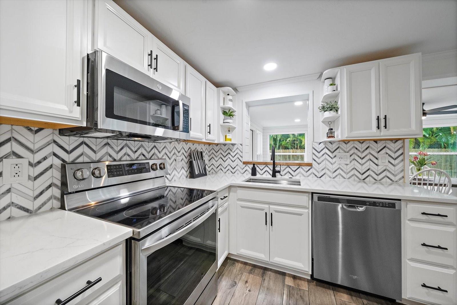 852 ACADIA RD — photo 8