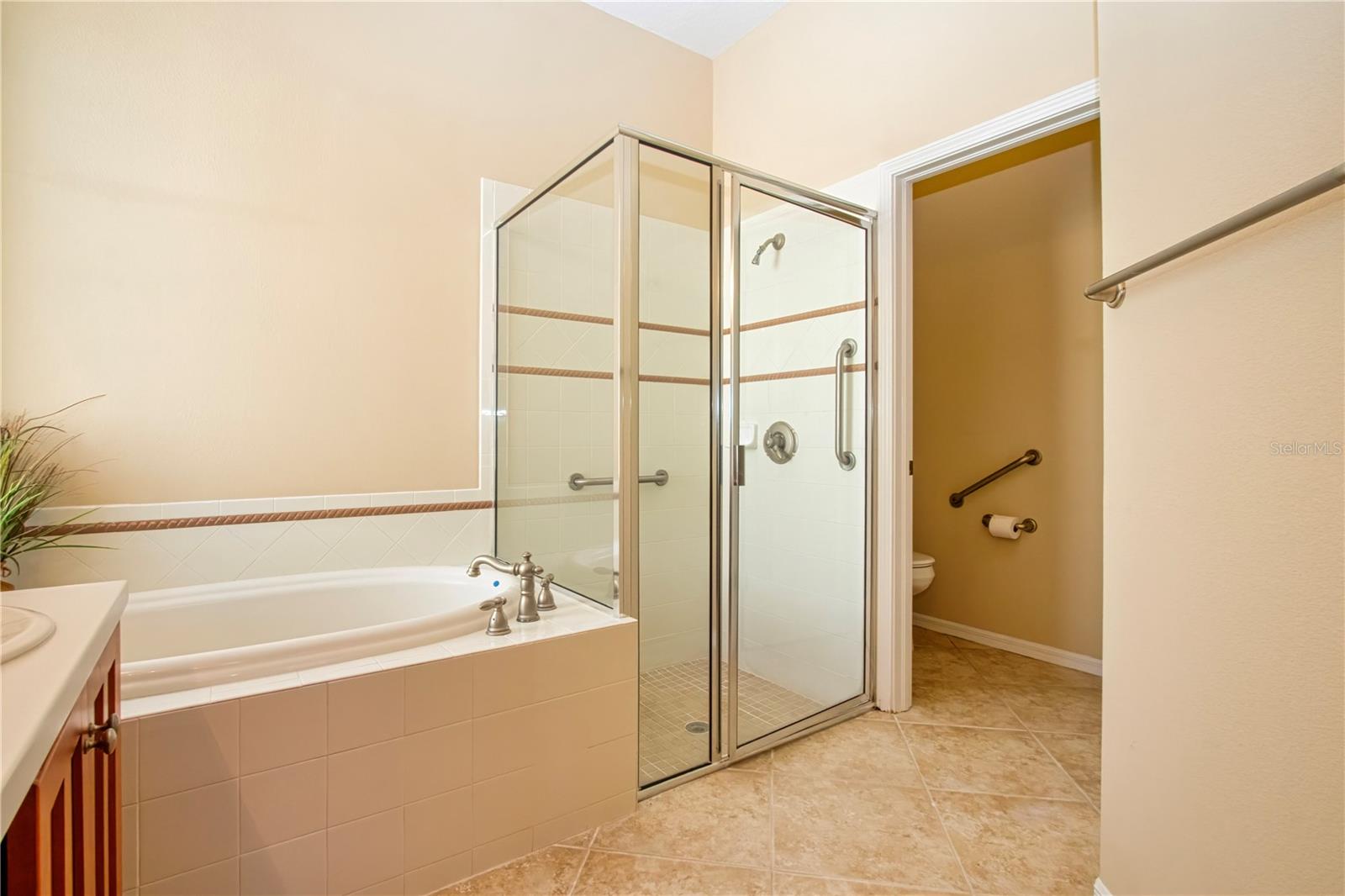 446 NOBLE FAIRE DR — photo 10