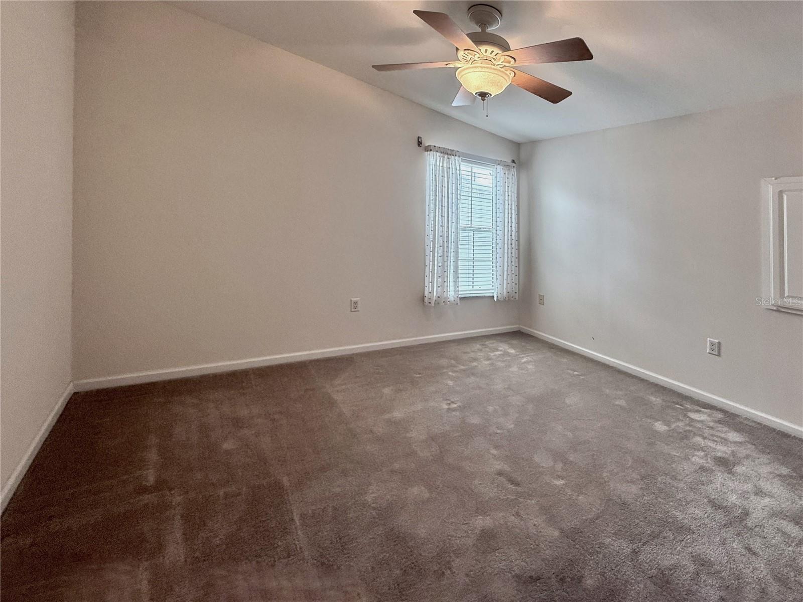 225 S PORT ROYAL LN — photo 10