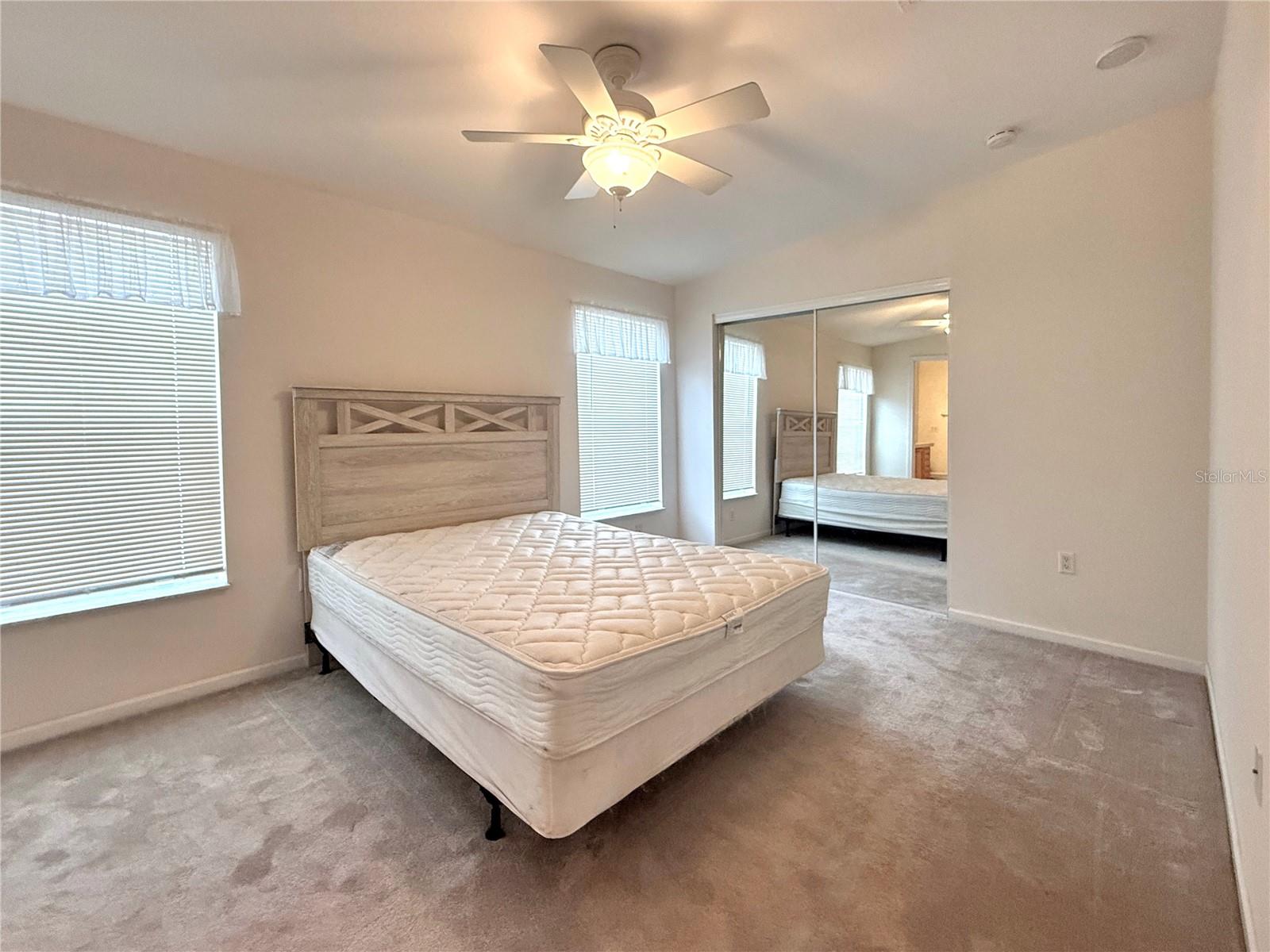 225 S PORT ROYAL LN — photo 7
