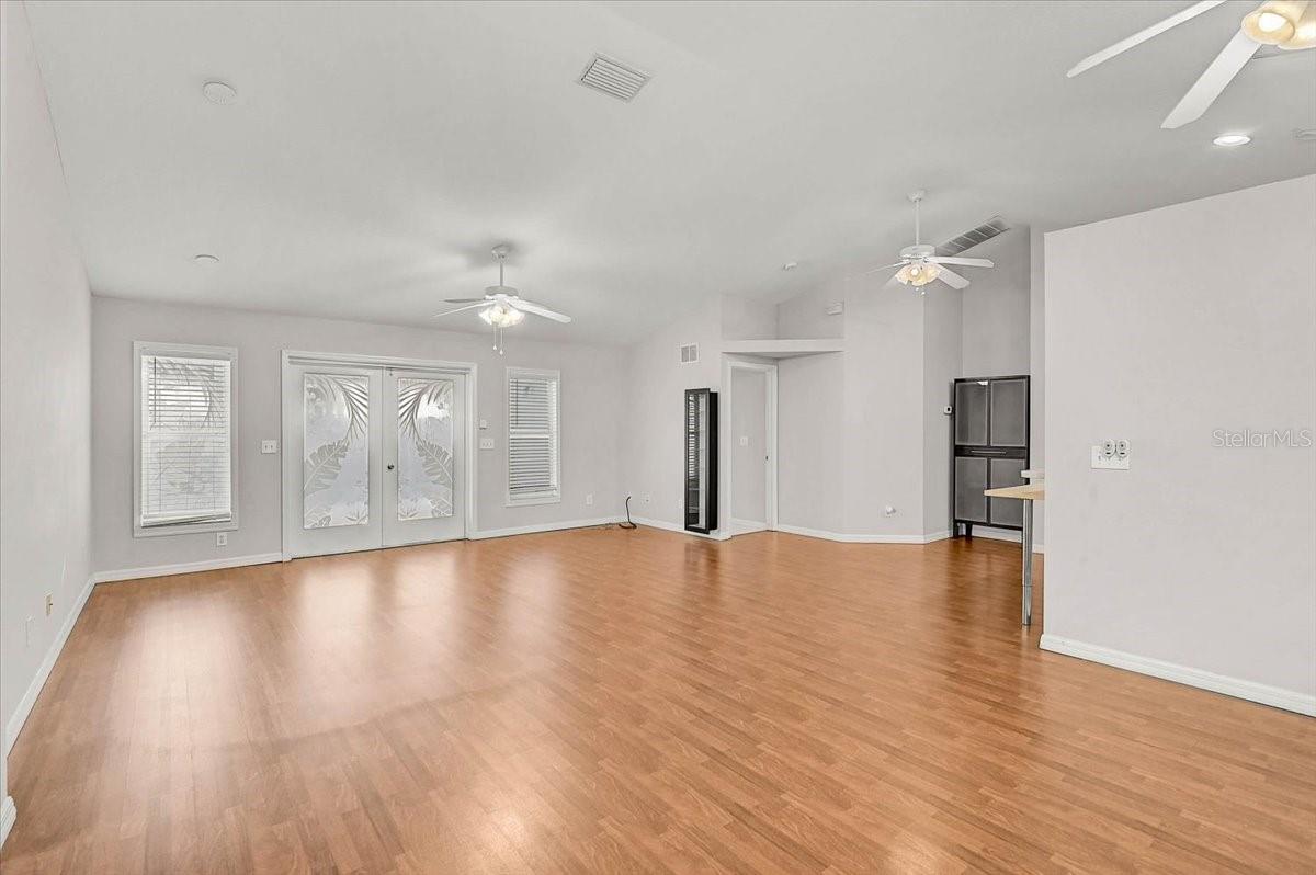 4240 MALICKSON DR — photo 3