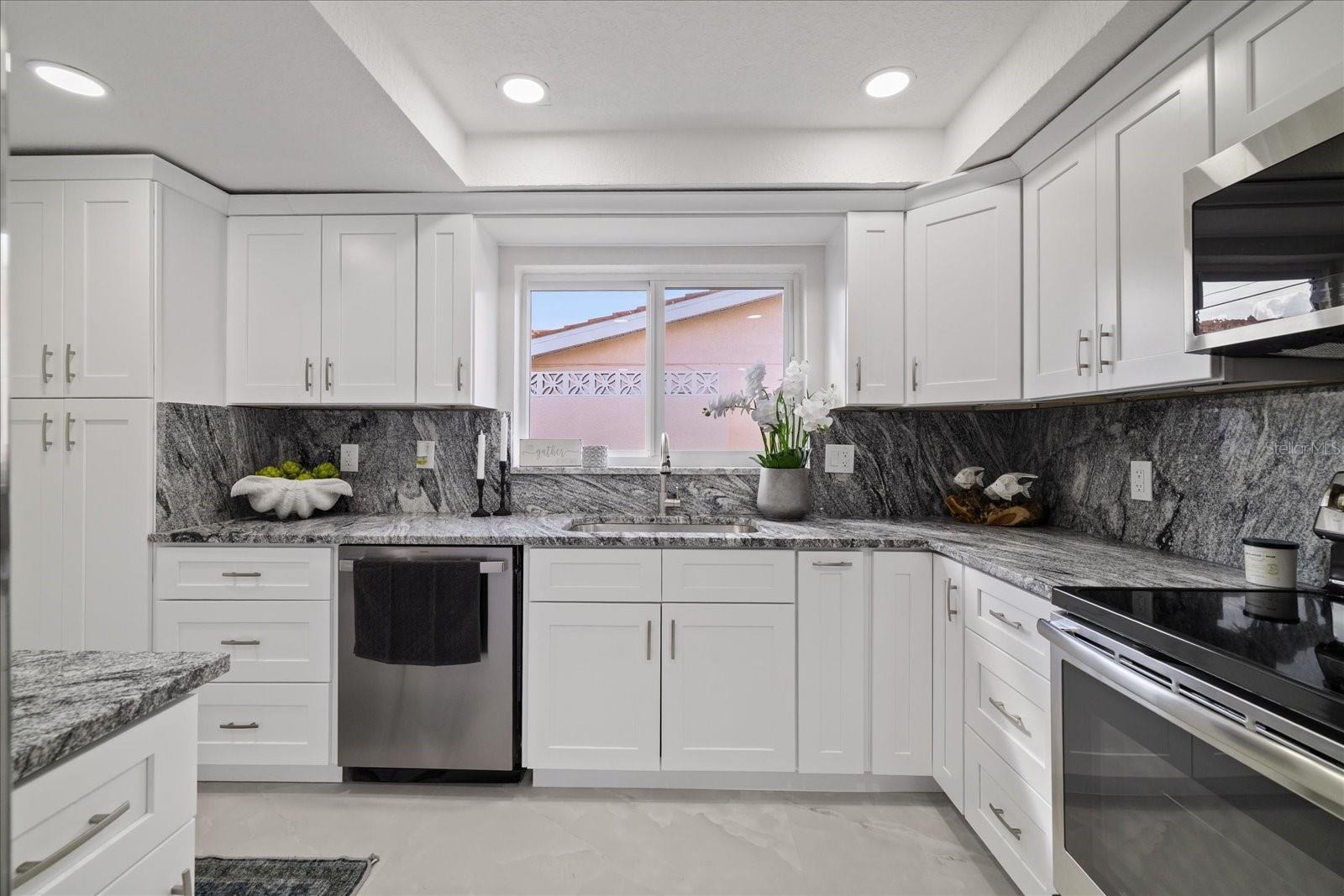 3961 HEADSAIL DR — photo 18