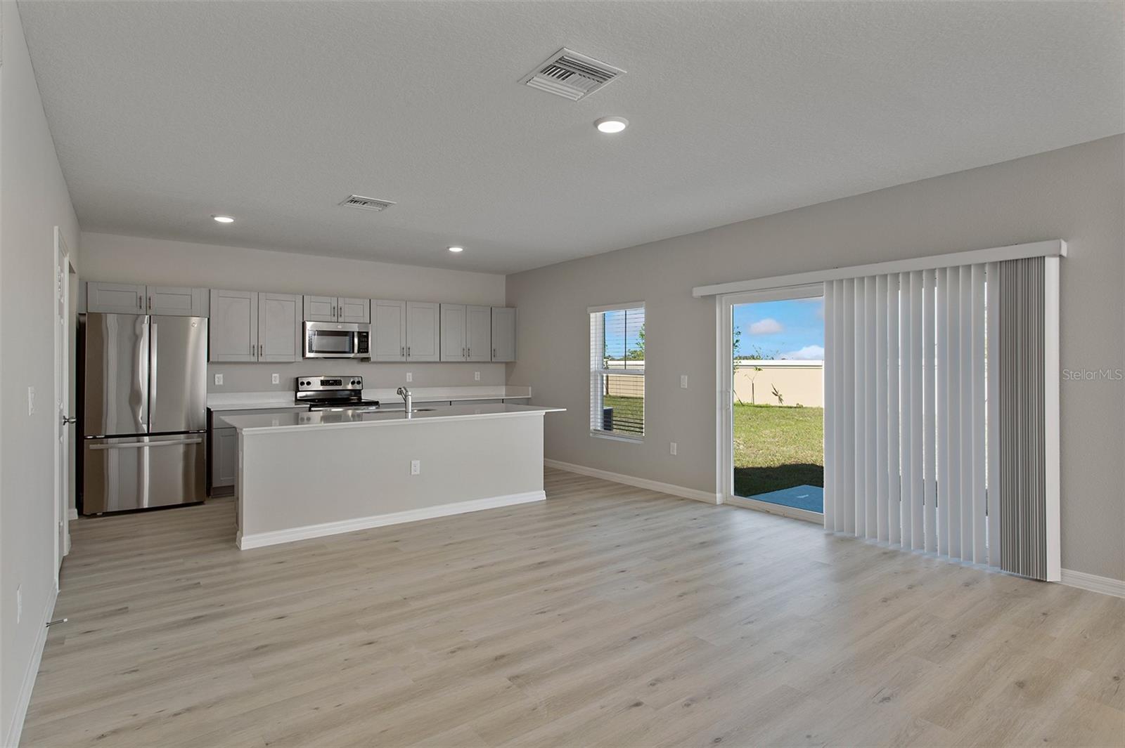 36675 THORNHEDGE DR — photo 3
