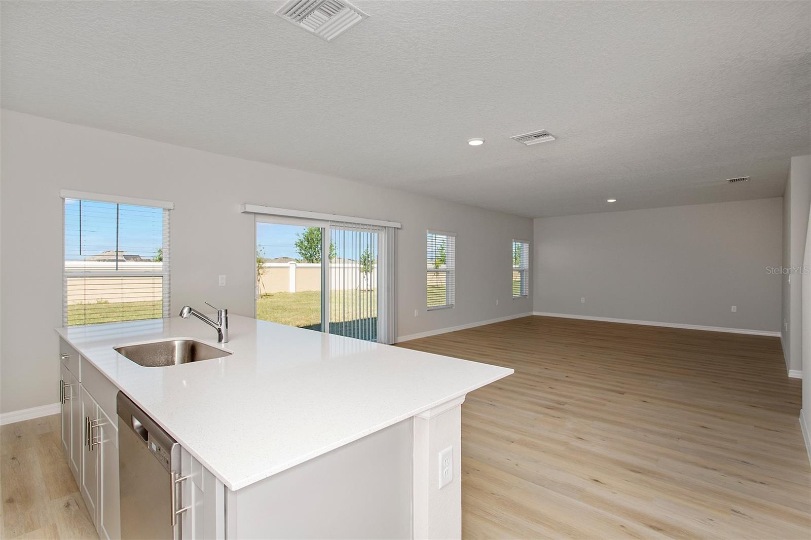 36675 THORNHEDGE DR — photo 11