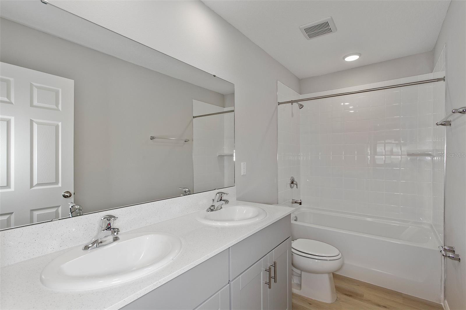 36675 THORNHEDGE DR — photo 17