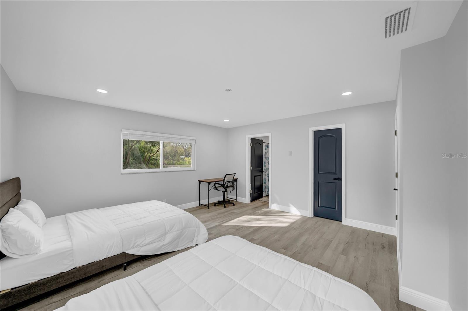 20 2ND AVE SE — photo 42