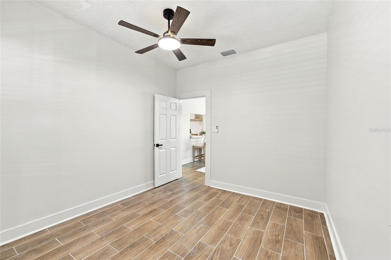 2217 CORRINE ST — photo 31