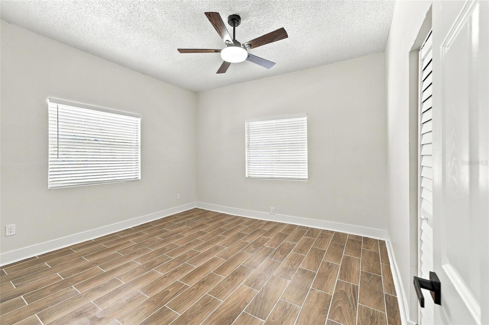 2217 CORRINE ST — photo 34