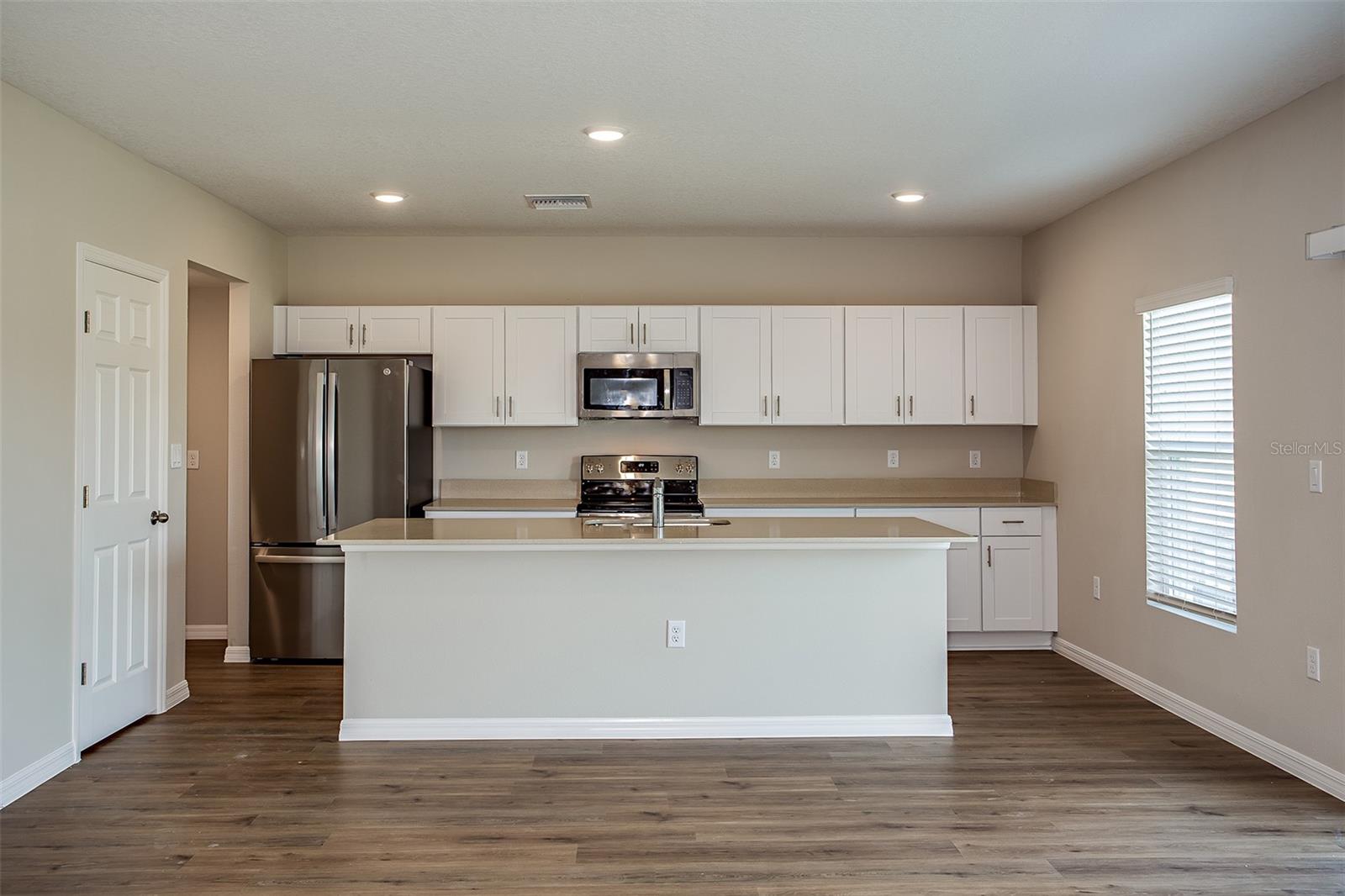 36668 THORNHEDGE DR — photo 9