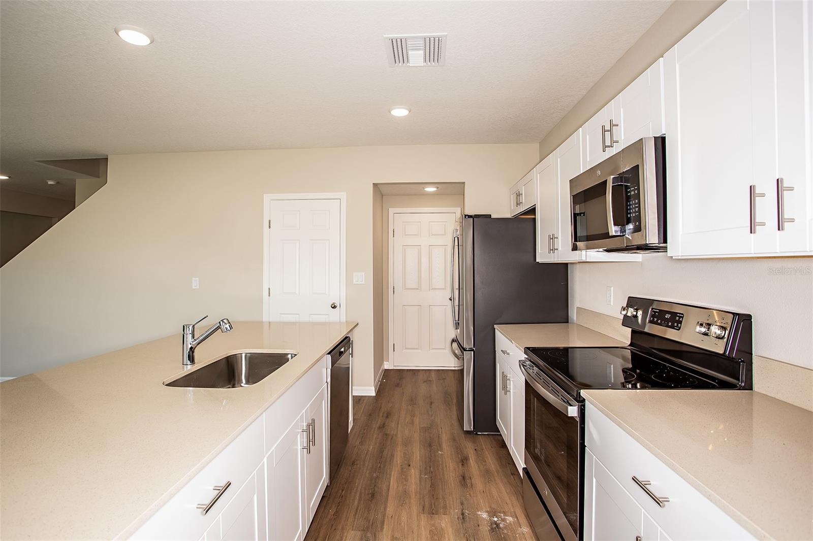 36668 THORNHEDGE DR — photo 10