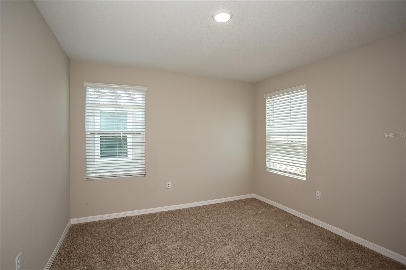 36668 THORNHEDGE DR — photo 16