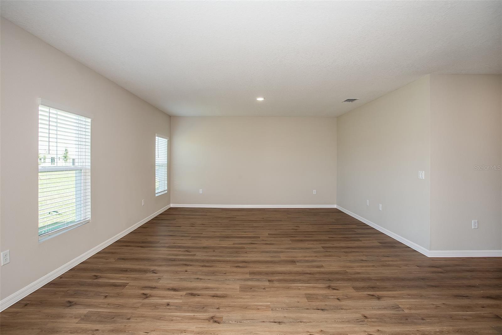 36668 THORNHEDGE DR — photo 12