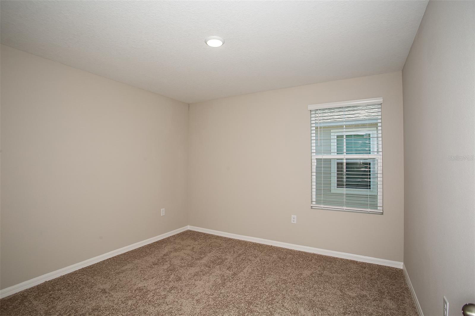 36668 THORNHEDGE DR — photo 18