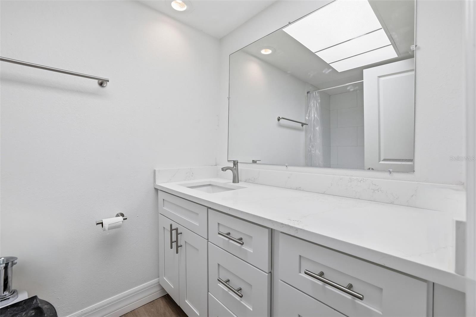 111 60TH AVE #1A — photo 9