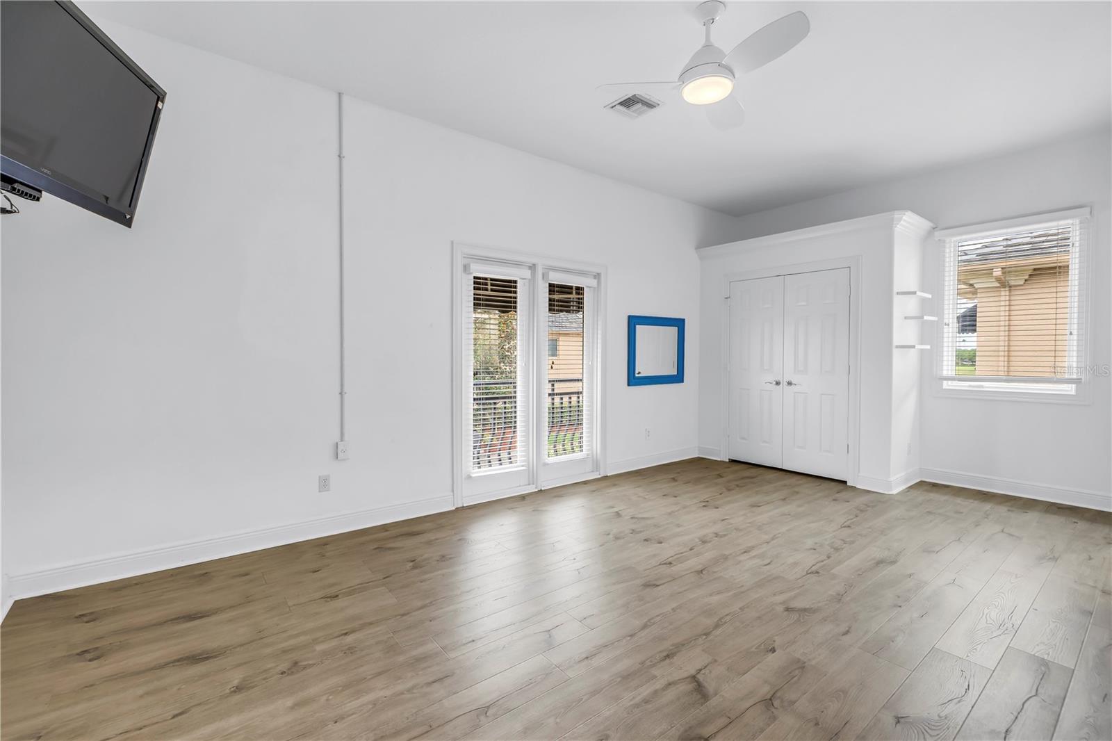 651 SAXONY BLVD — photo 32