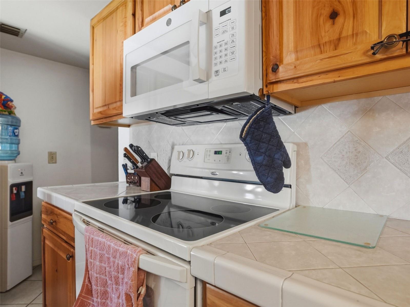 11121 ROLLINGWOOD DR — photo 12