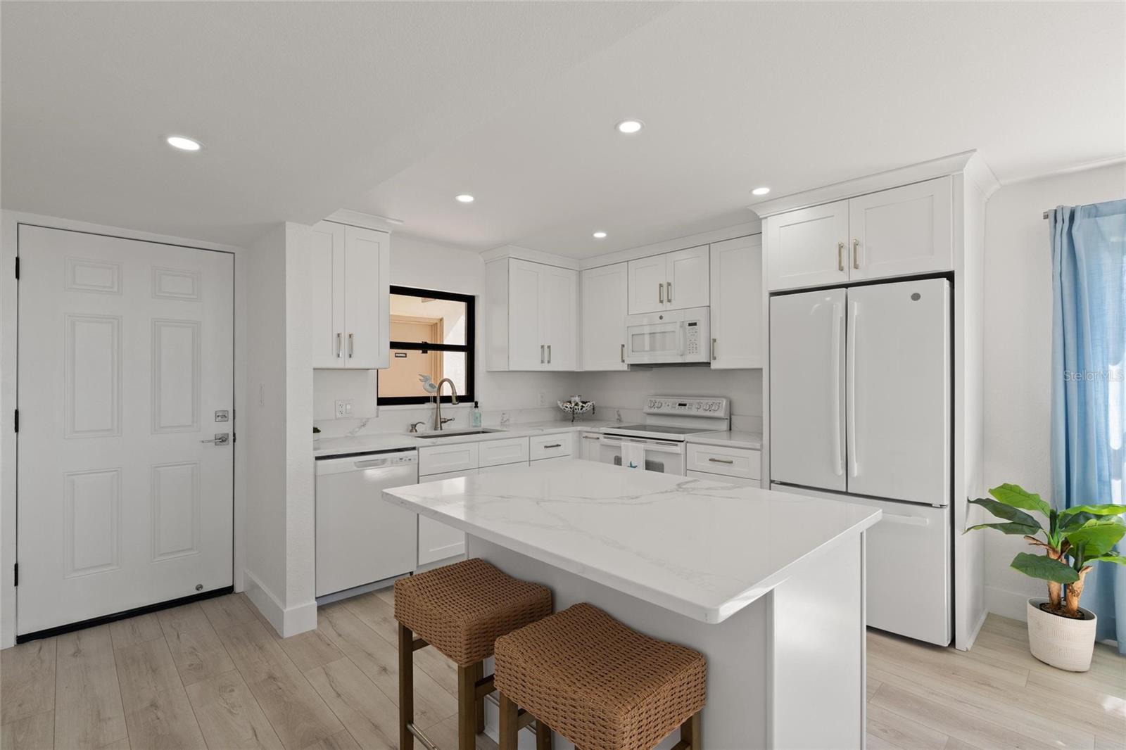 1230 GULF BLVD #601 — photo 4