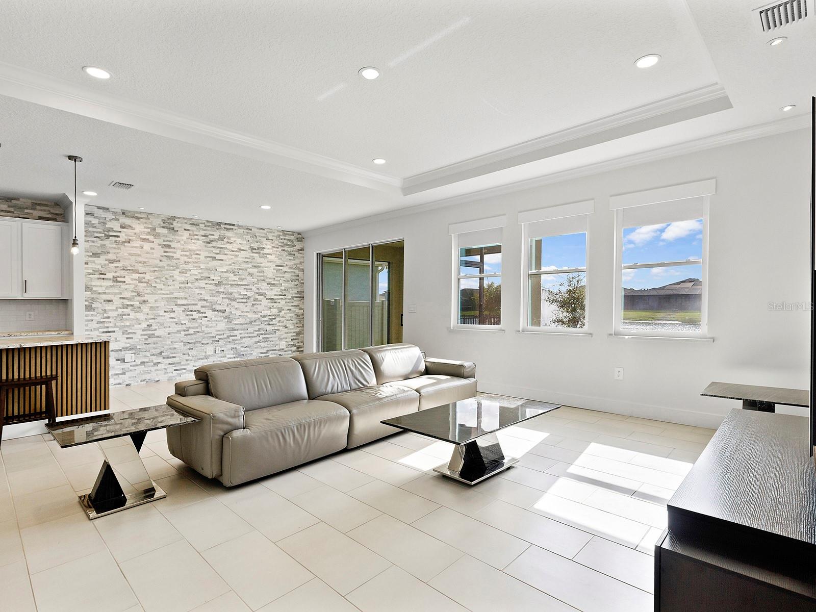 5211 TANNIN LN — photo 9