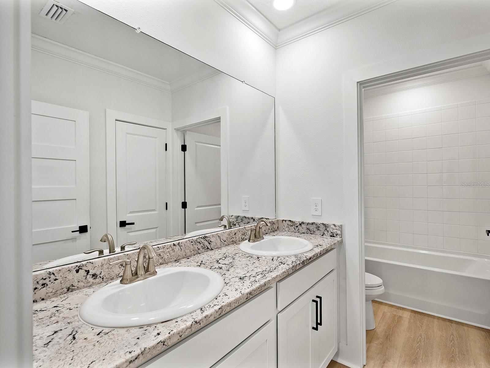 5211 TANNIN LN — photo 44