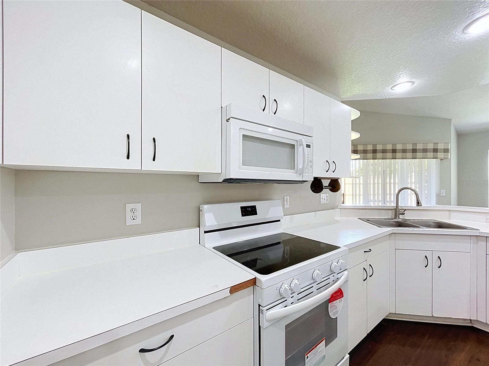 4012 THACKERY WAY — photo 38