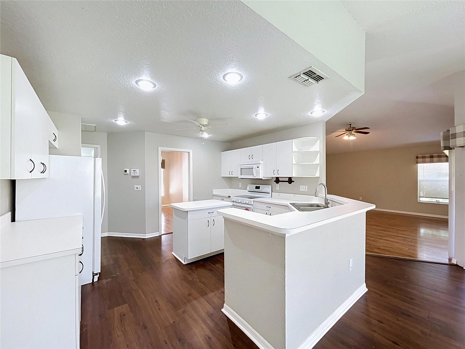 4012 THACKERY WAY — photo 35