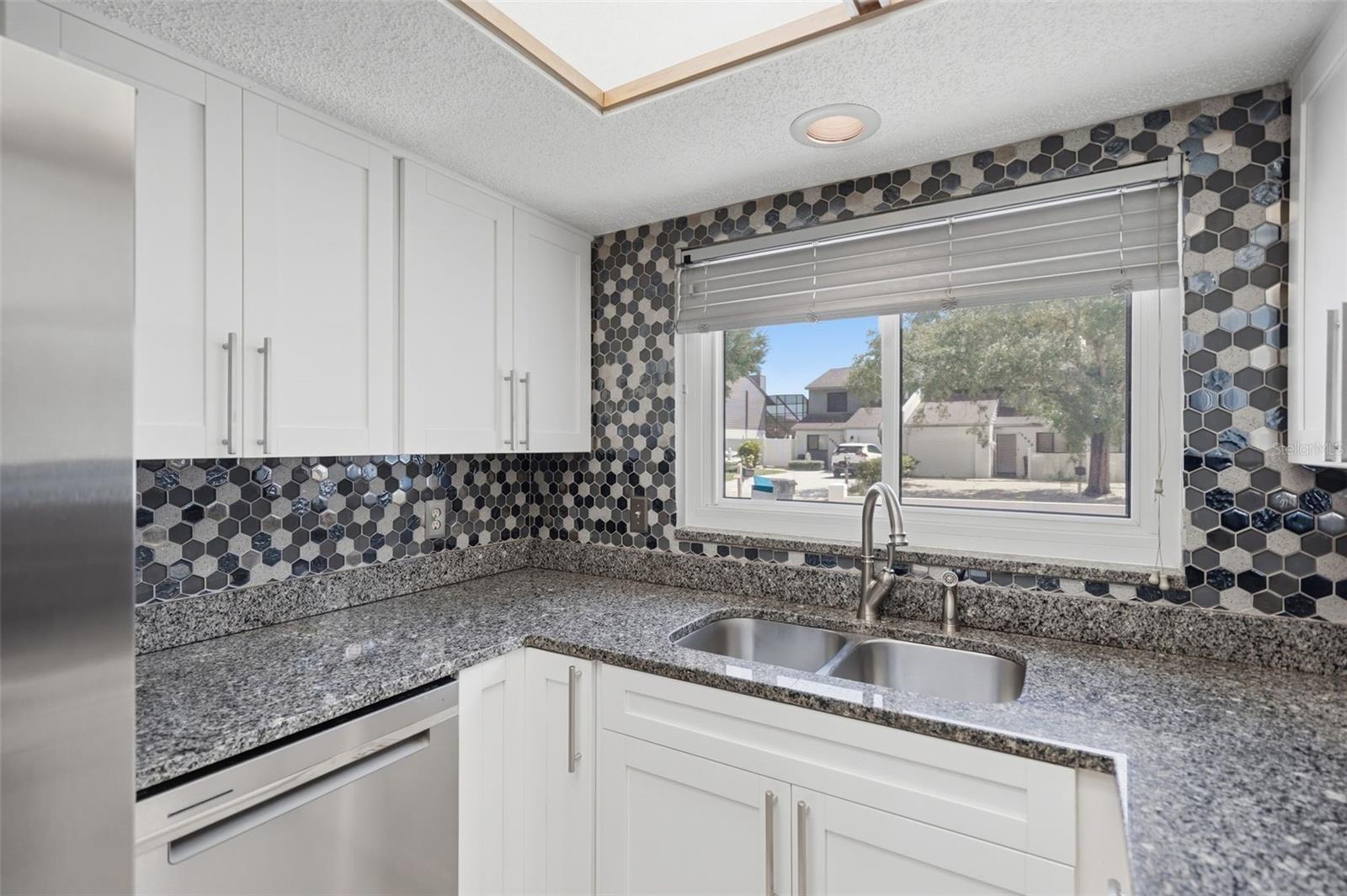 5824 IDLE FOREST PL — photo 9