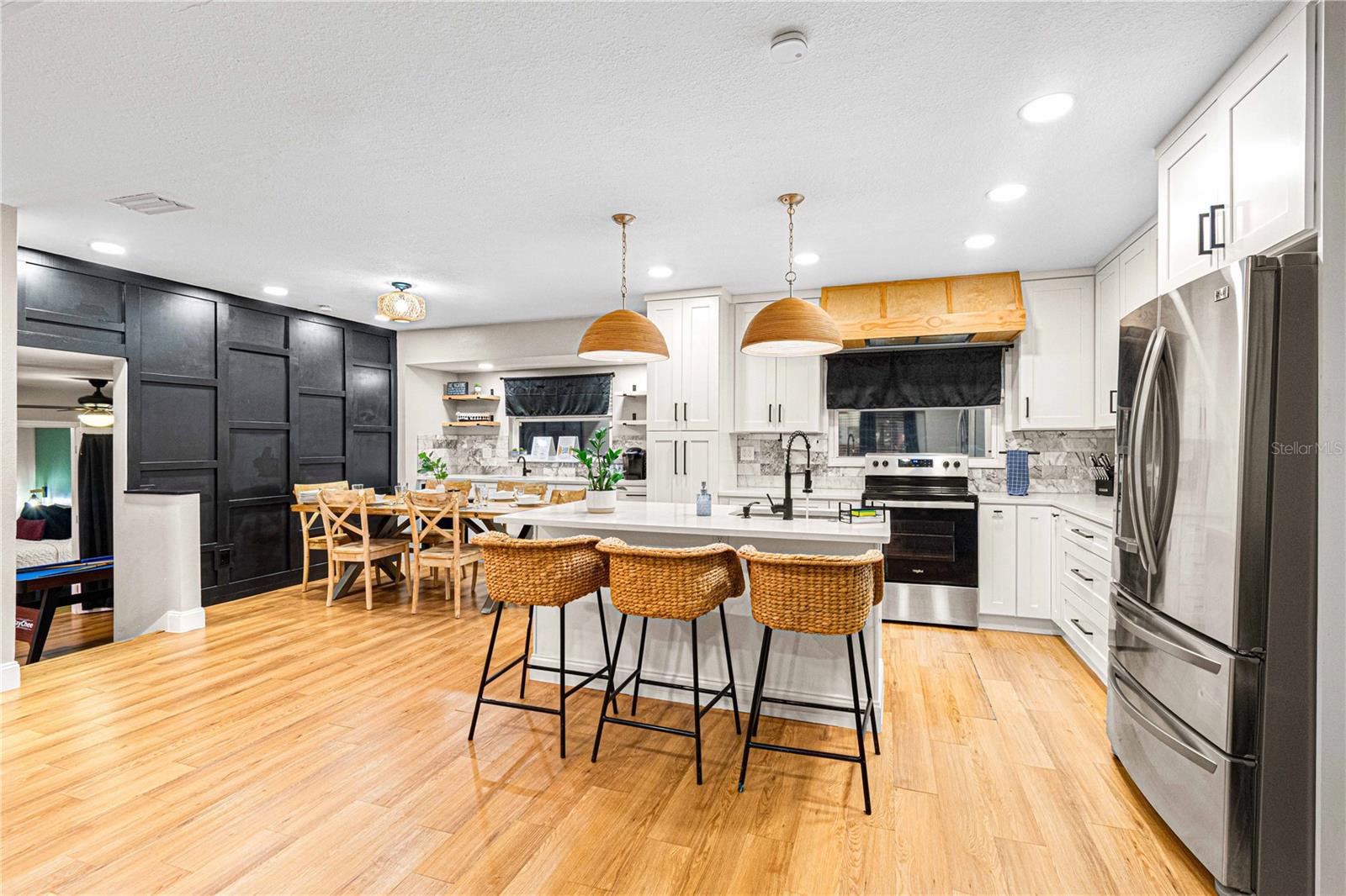 7501 RUSTIC DR — photo 4
