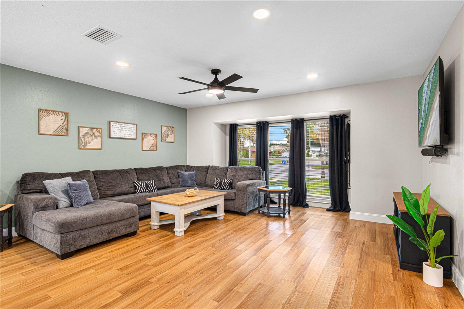 7501 RUSTIC DR — photo 3