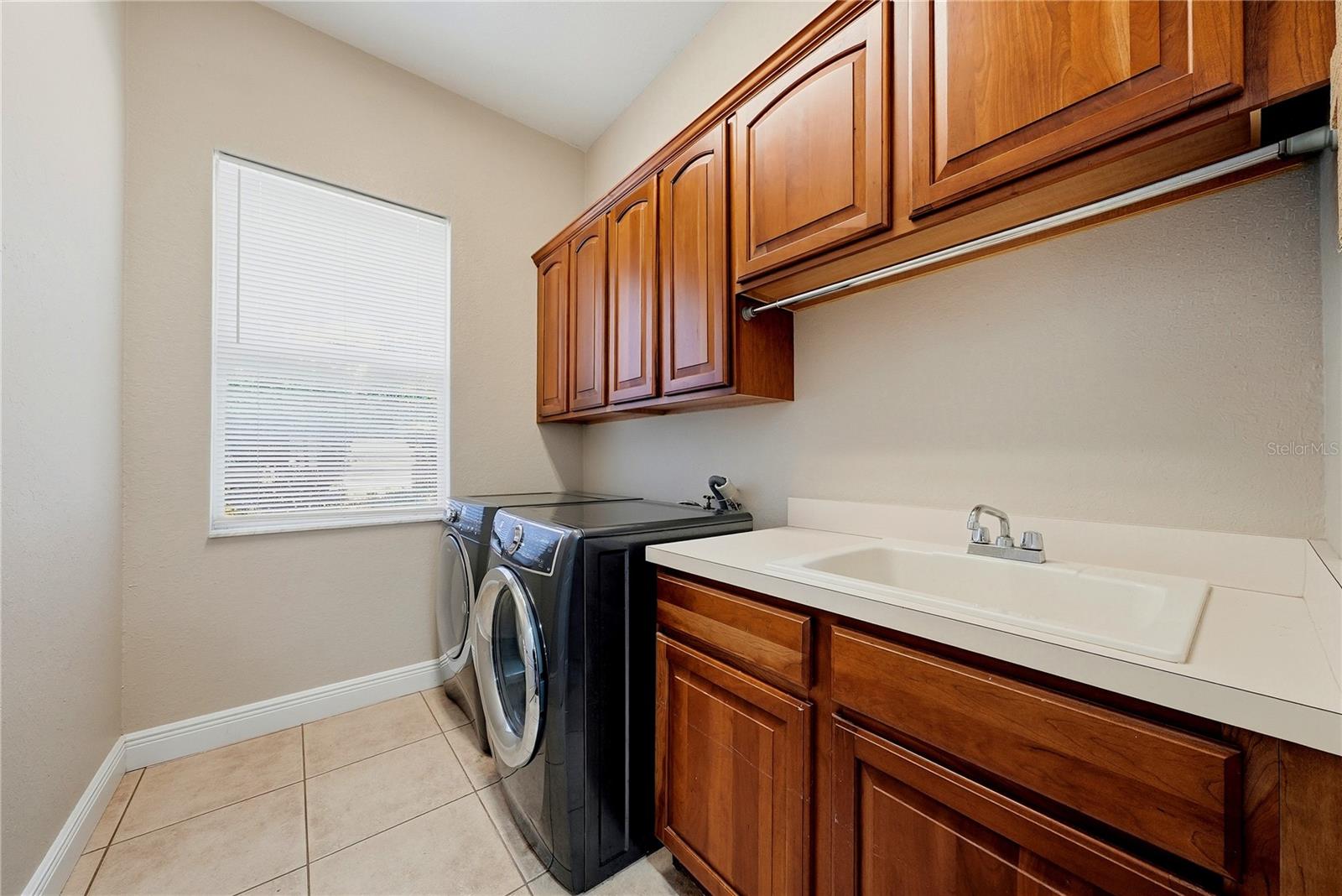 9244 RHEA DR — photo 22