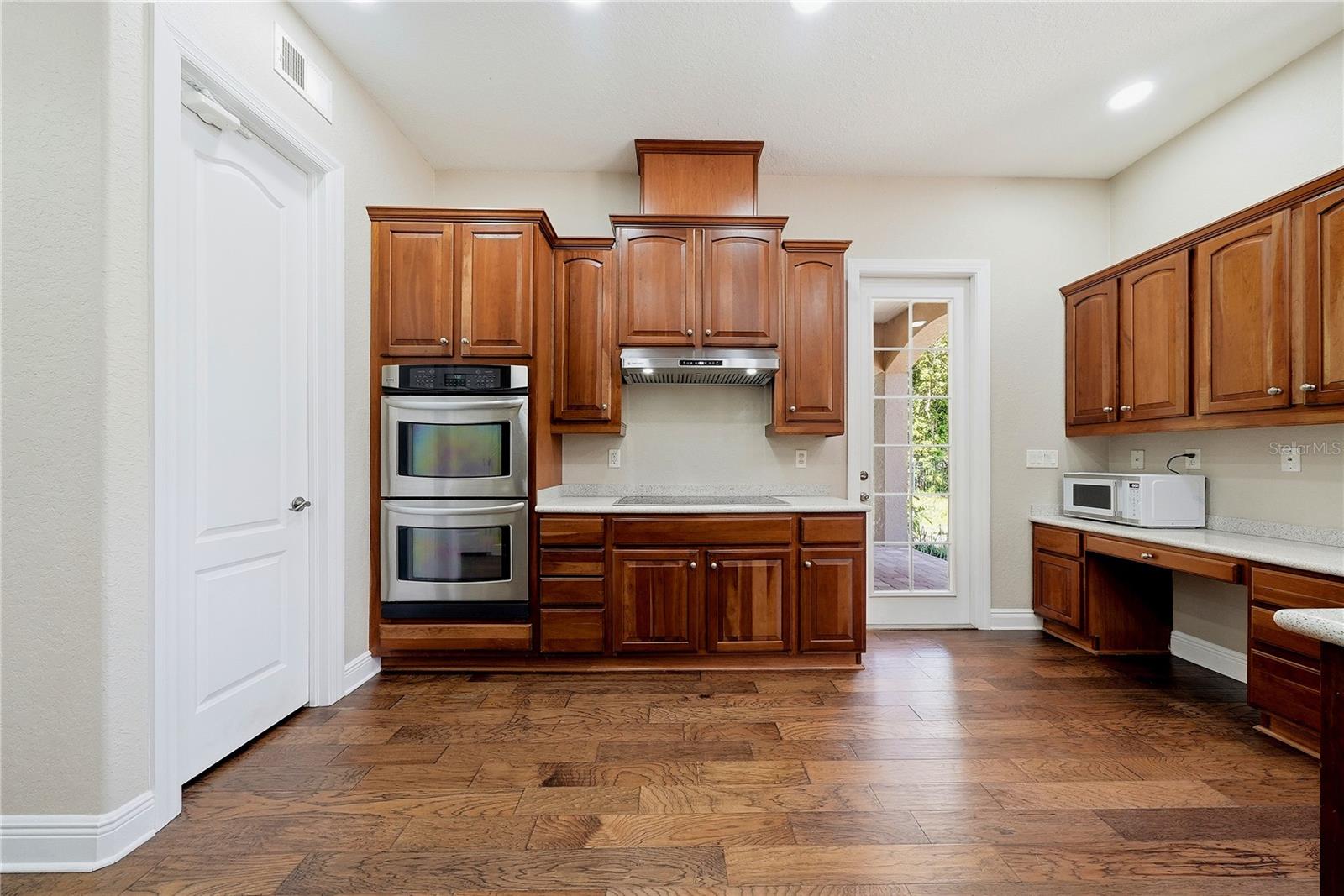 9244 RHEA DR — photo 12