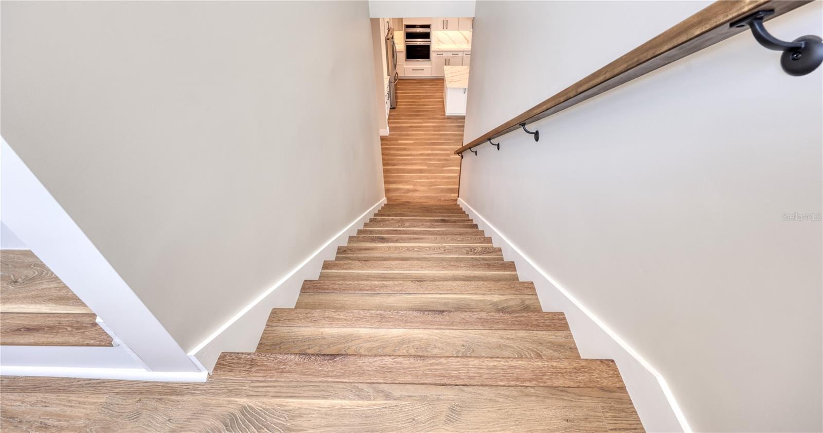 785 LIME ST — photo 11