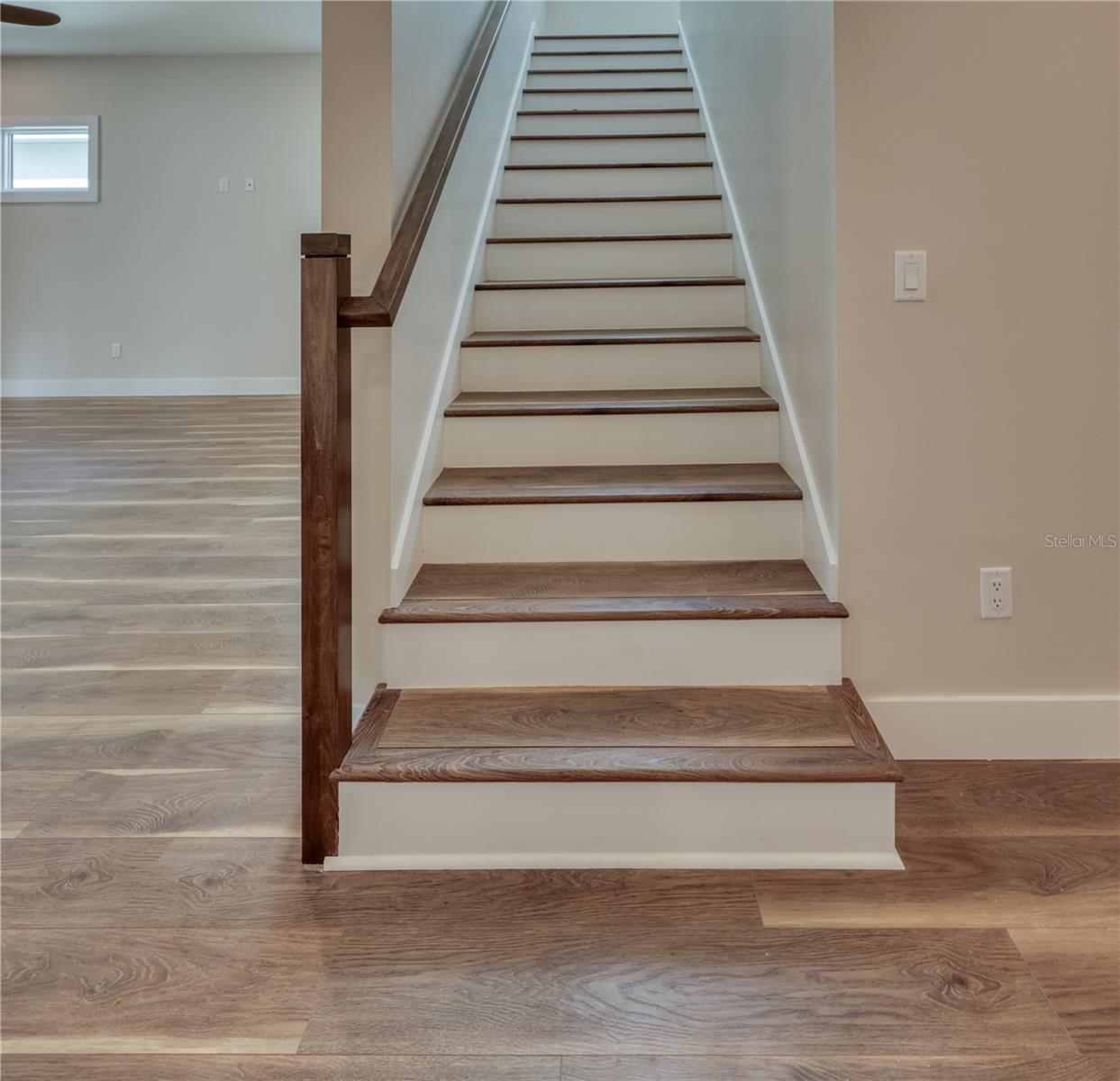 785 LIME ST — photo 10