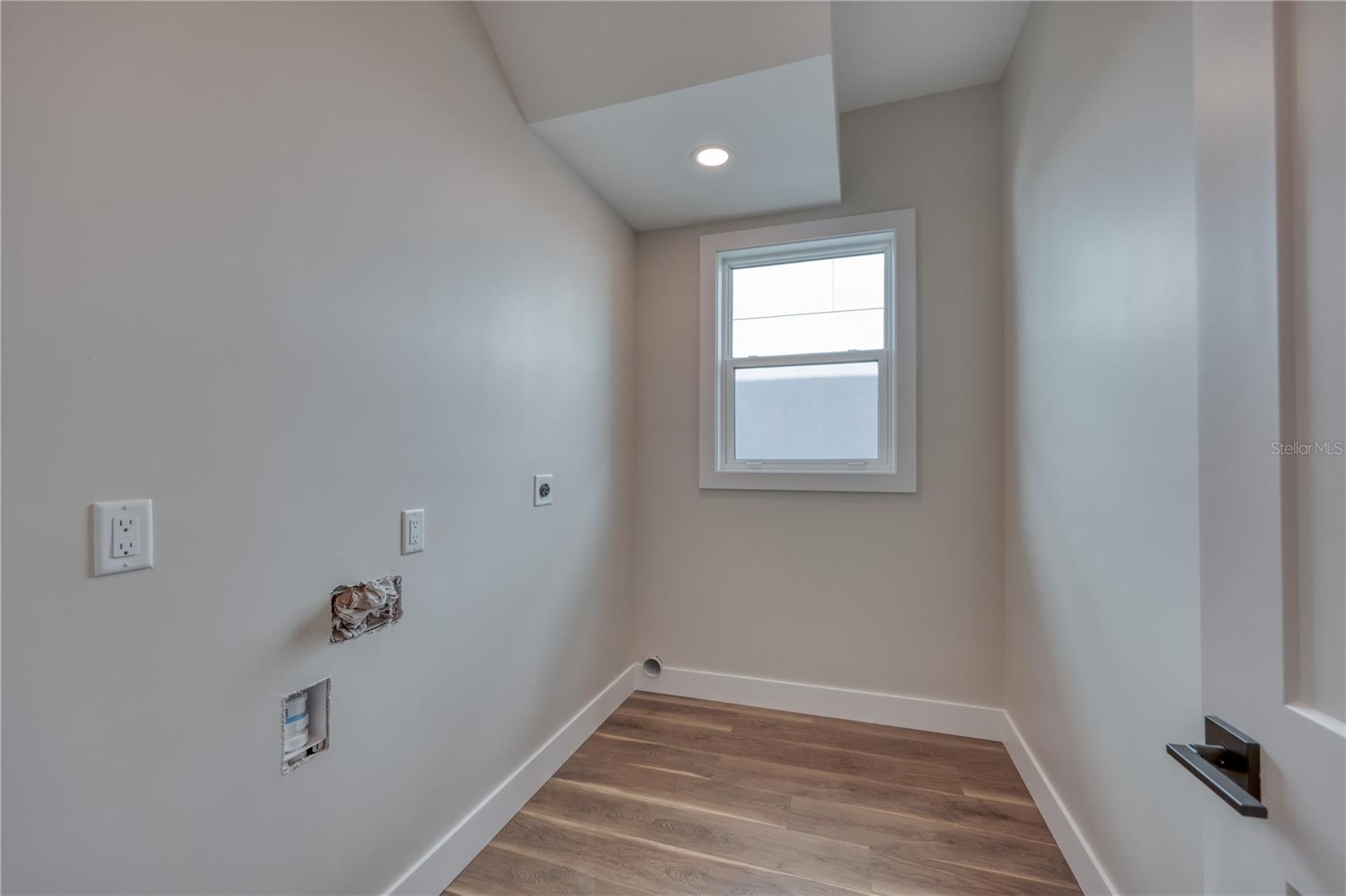 785 LIME ST — photo 41