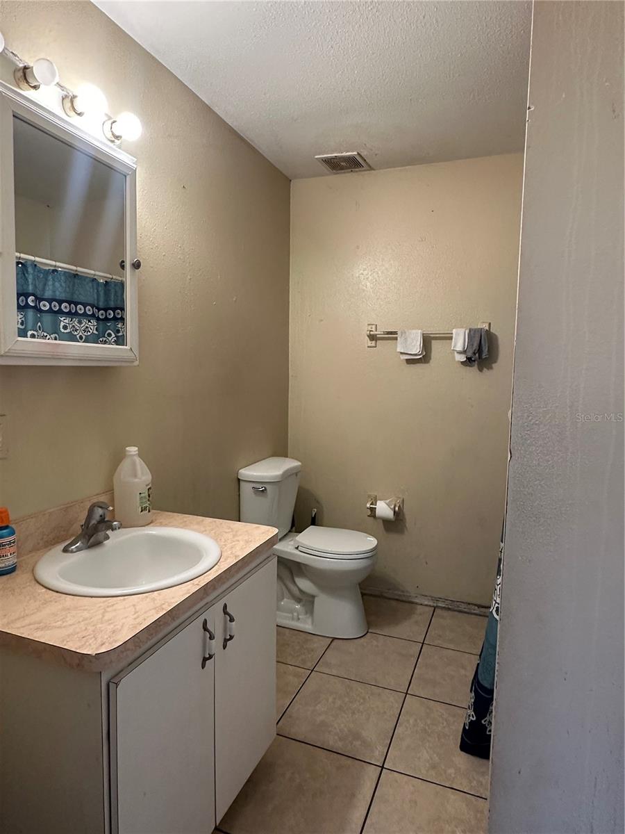 2305 E 28TH AVE — photo 18