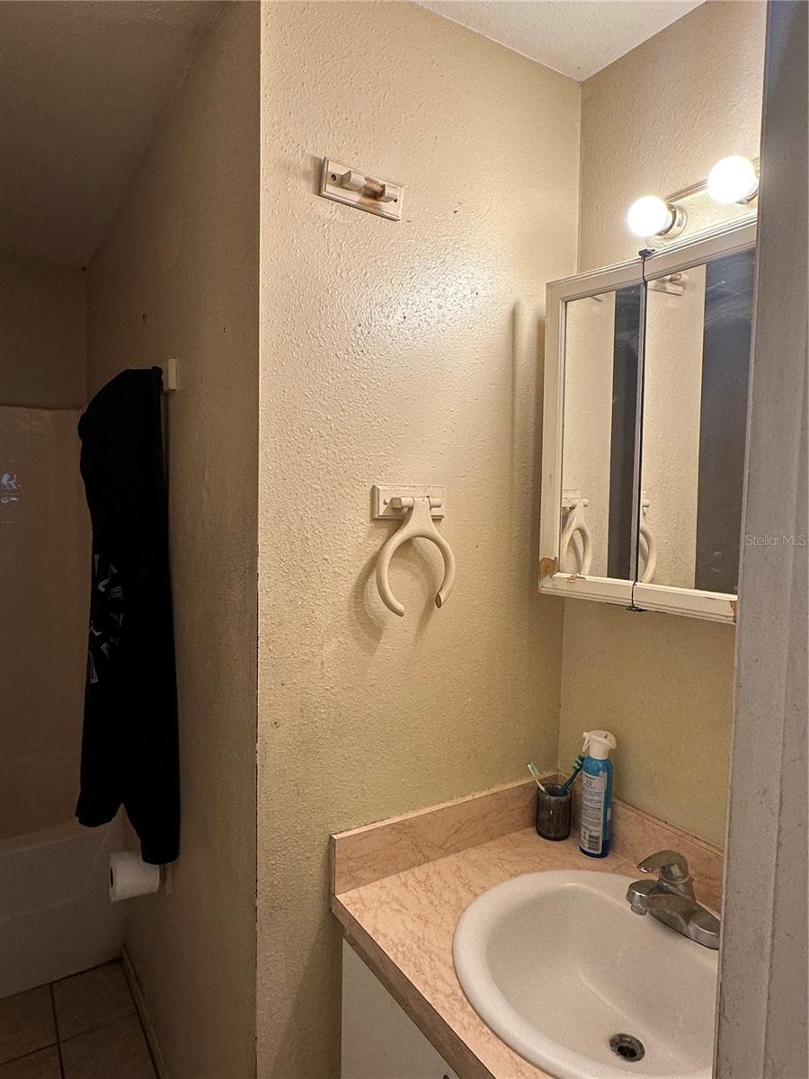 2305 E 28TH AVE — photo 17