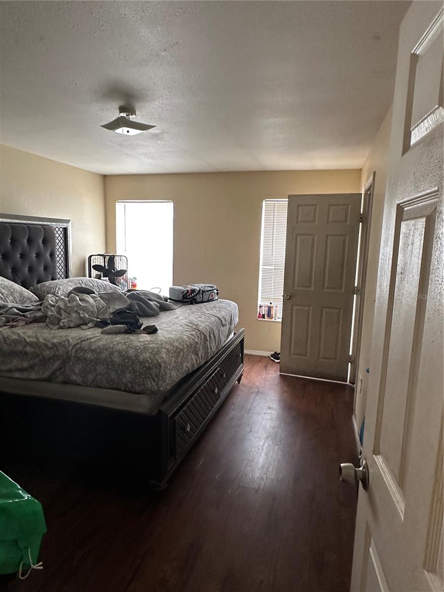 2305 E 28TH AVE — photo 12