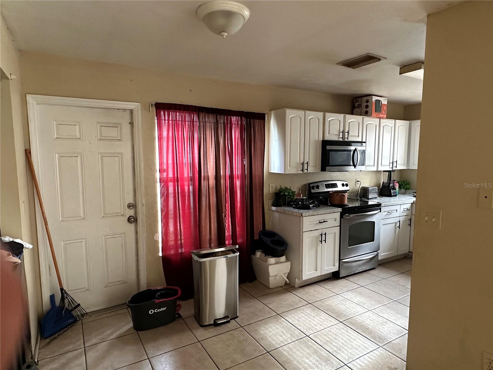 2305 E 28TH AVE — photo 10