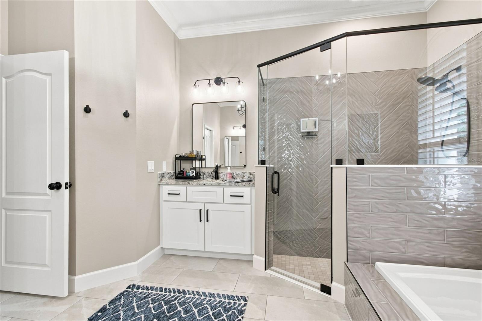 23610 GRACEWOOD CIR — photo 43