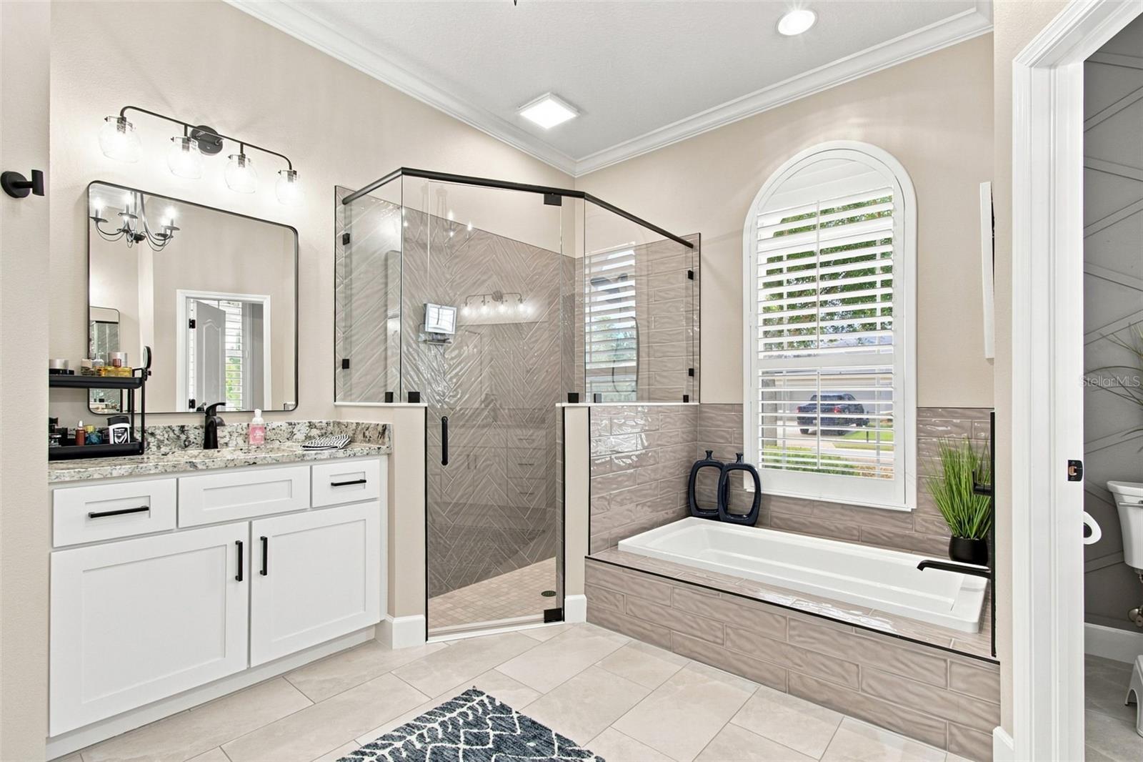 23610 GRACEWOOD CIR — photo 44