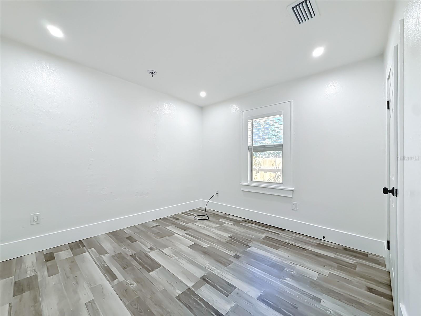 1435 PRESCOTT ST S — photo 12