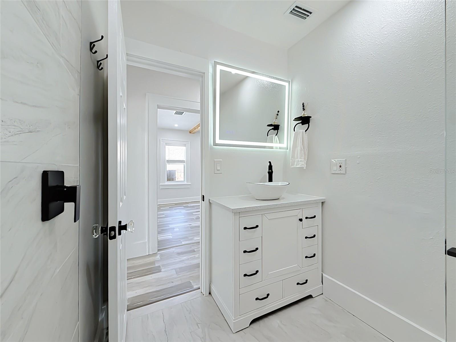 1435 PRESCOTT ST S — photo 9