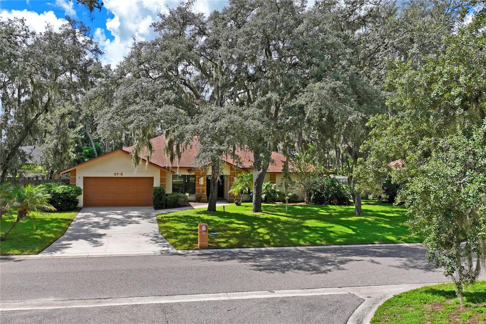 2715 LAUREL OAK DR — photo 3