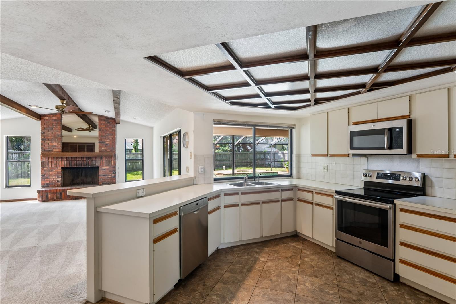 2715 LAUREL OAK DR — photo 11