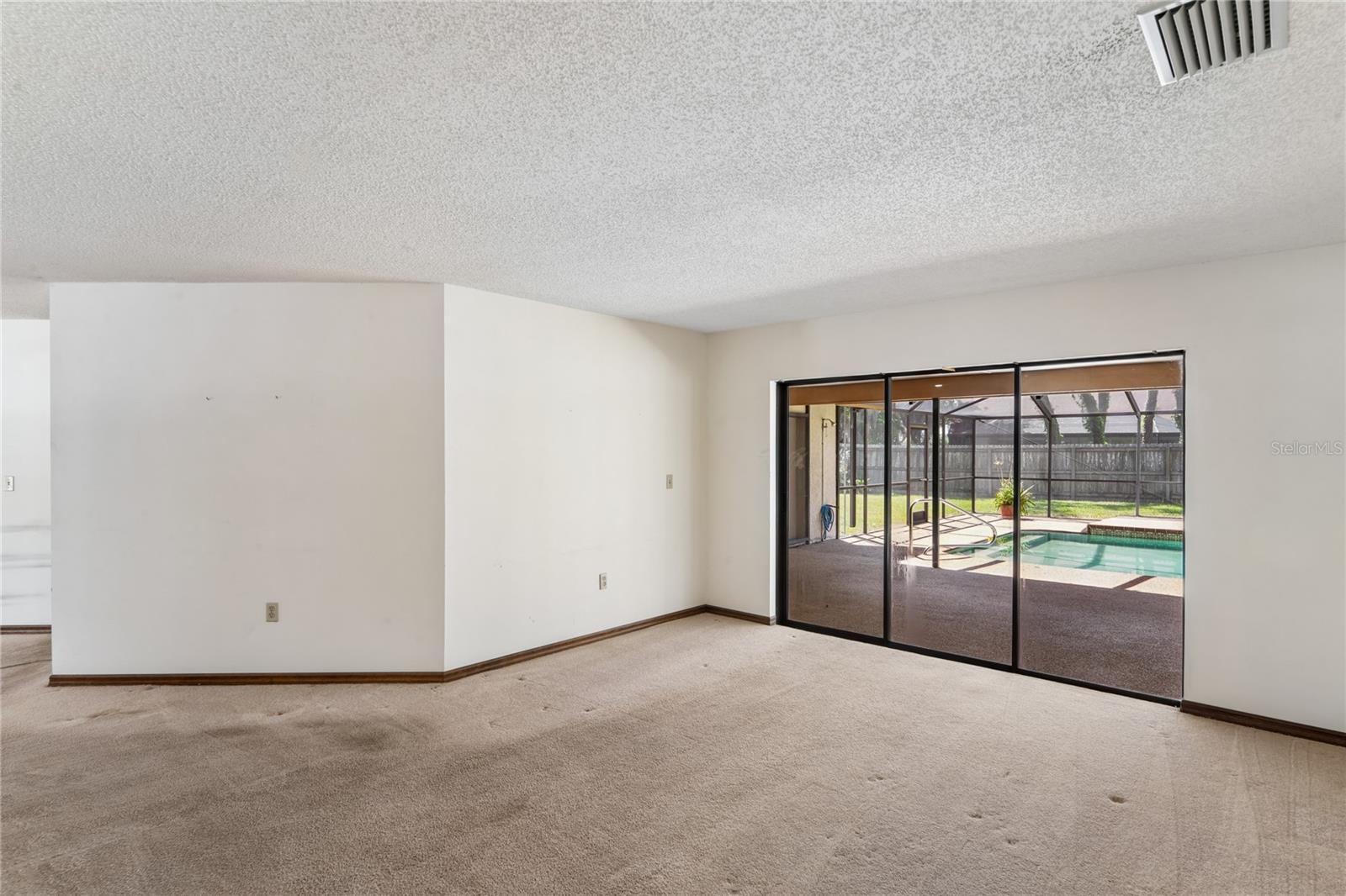 2715 LAUREL OAK DR — photo 8