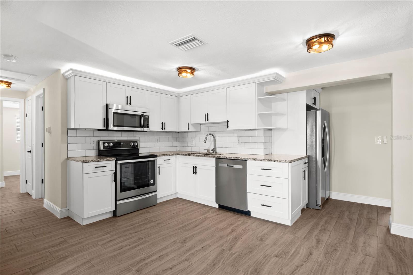 4841 ZODIAC AVE — photo 2