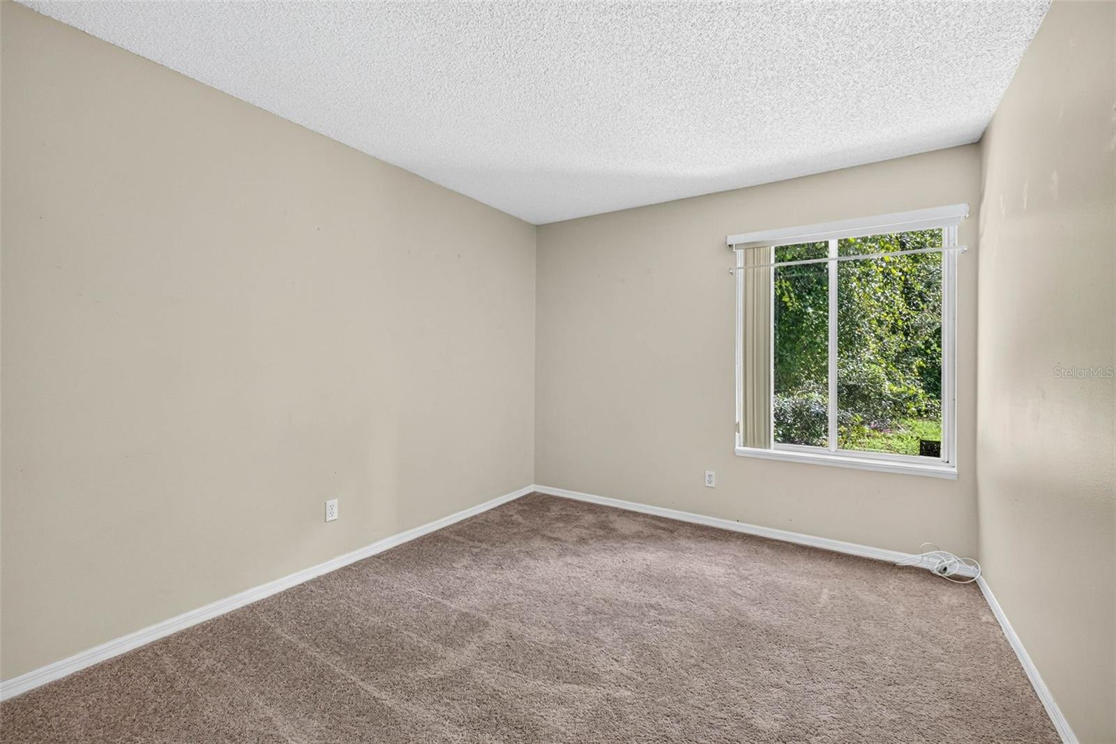 3318 SILVERPOND DR — photo 23